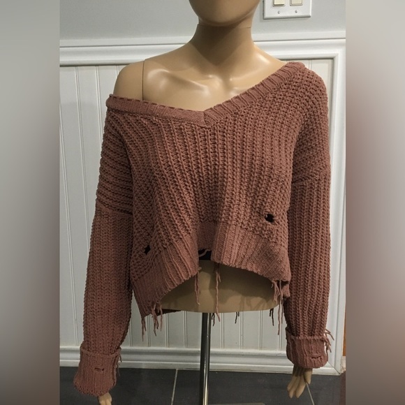 Forever 21 Sweaters - Forever 21 Distressed Fringe Off the Shoulder Sweater size medium